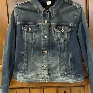 Women’s Levi’s Jean Jacket, non smoking